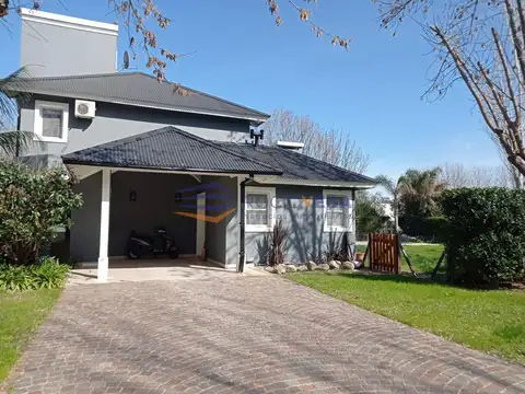 Casa en Venta con 4 cocheras