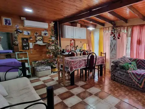 Casa 4 ambientes con 1 baño