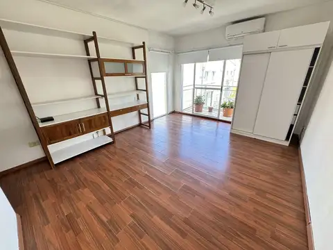 Manuela Pedraza  al 3500