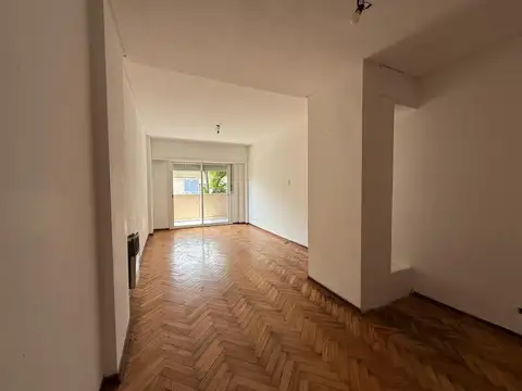 Excelente 3 amb. con patio y balcón a mts Av. Rivadavia