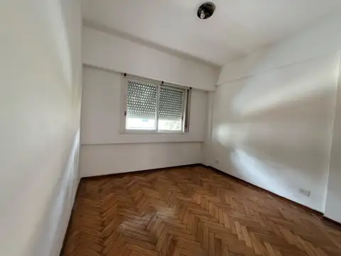 Excelente 3 amb. con patio y balcón a mts Av. Rivadavia