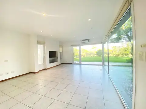 Casa 4 ambientes con 4 baños