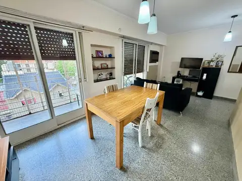 Depto en Venta- -Depto 3 amb con balcón. V Ballester.