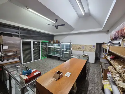 Local y fondo de comercio panadería y confitería en alquiler