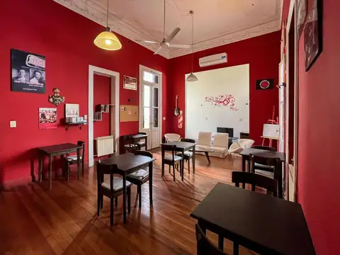 Casa 24 ambientes con 8 baños