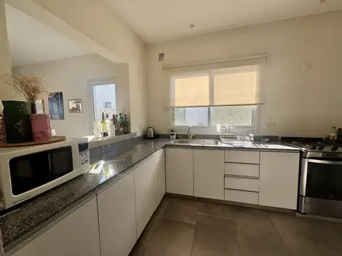 Casa en Alquiler de 3 dormitorios