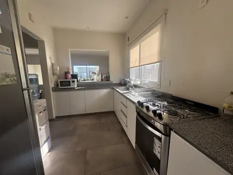 Casa en Alquiler en Pilar Del Este, USD 1.250