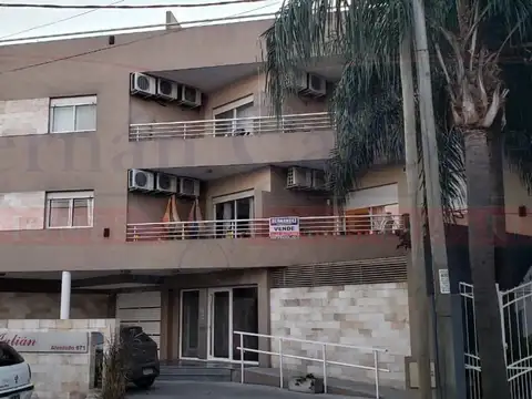 DPTO 2 AMB CON COCHERA Y TERRAZA PRIVADA