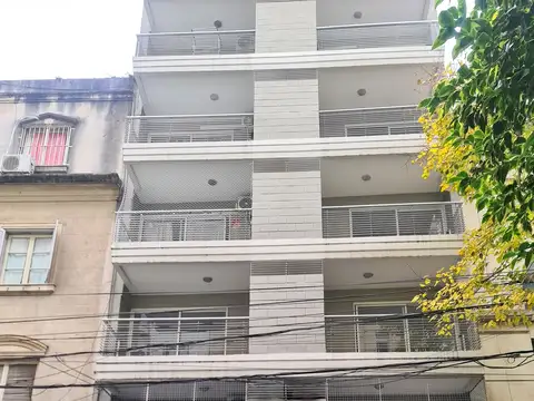 Pasteur 700, Piso 6