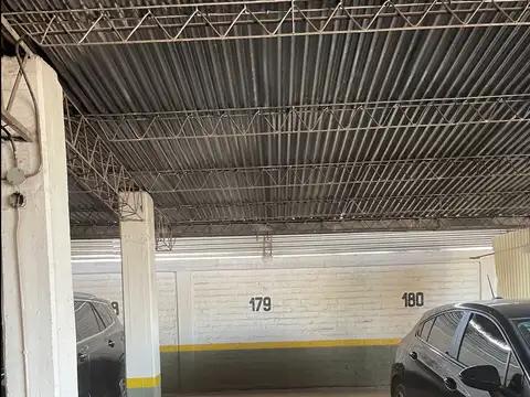 Cochera en Venta Cubierta