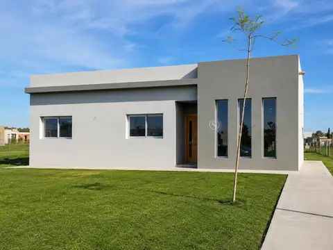 Casa  en Venta en Santa Lucia, Pilar del Este, Pilar
