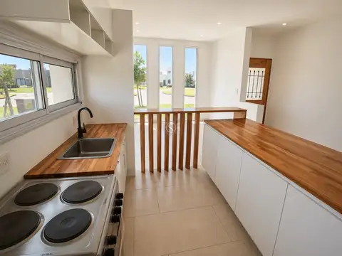 Casa  en Venta en Santa Lucia, Pilar del Este, Pilar