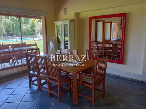 Casa en Venta con 2 cocheras