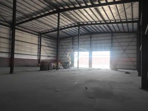 NAVE DE 3.300 M² A ESTRENAR EN EL POLO INDUSTRIAL R25