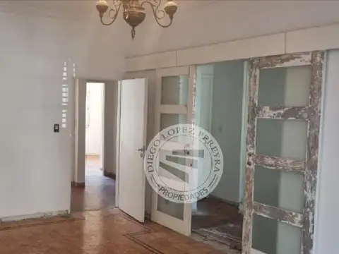 Casa en Alquiler con 1 cochera