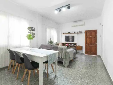 Casa 4 ambientes con 1 baño
