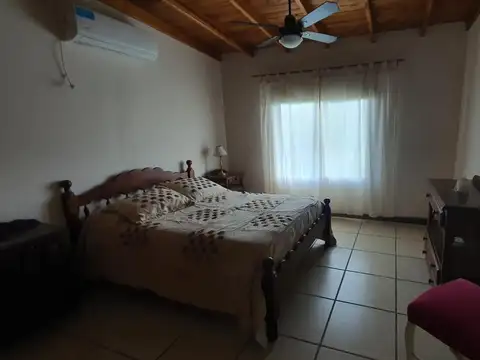 Casa con parque y pileta en a Cuesta