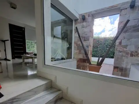 Casa en Venta en Juana Koslay, USD 380.000