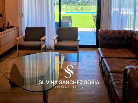 Casa en Alquiler con 2 cocheras