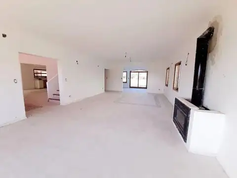 Casa 6 ambientes con 3 baños