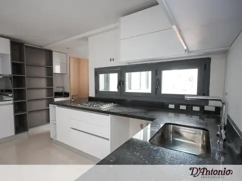 Av. Pedro Goyena al 1600