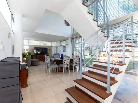 CASA ESTILO COUNTRY EN BOSQUES DE LA SALLE