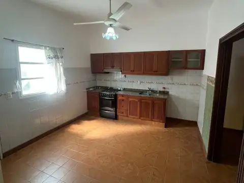 Casa en Alquiler en Isidro Casanova, $ 1.000.000