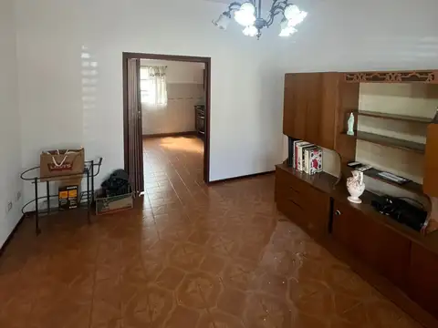 4 amb, a una cuadra de Juan Manuel de Rosas.