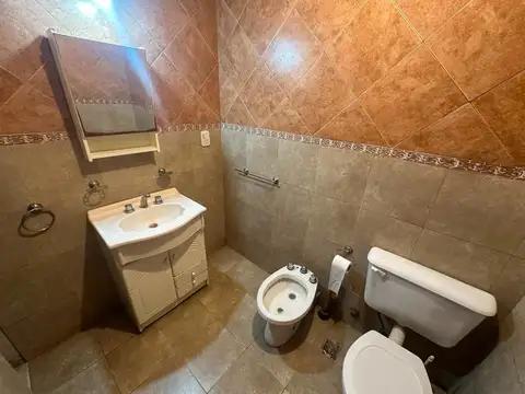 Casa en Alquiler con 1 cochera