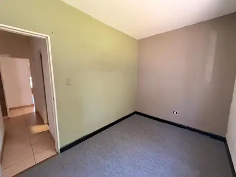 Casa en Alquiler con 3 cocheras