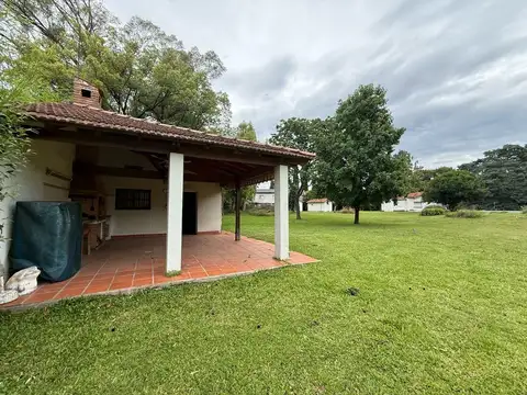 Casa en Venta con 2 cocheras
