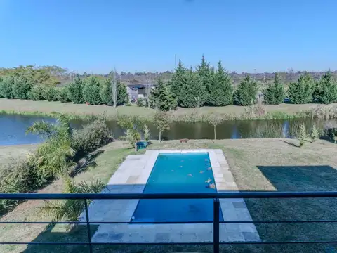 Venta casa 5 amb EL CANTON con espejo de agua