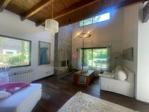 Casa 6 ambientes con 3 baños