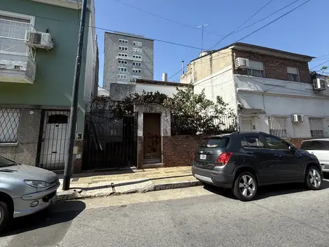 Excelente Lote para La construcción USAB 2 PB + 4 PISOS en inmejorable zona de Saavedra.