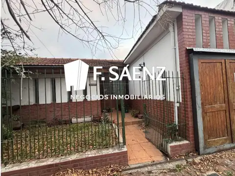 Casa en venta en José mármol de tres ambientes