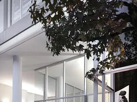 Oficina en Alquiler con 1 cochera