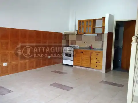 Depto Tipo Casa en Alquiler en San Antonio de Padua, $ 480.000