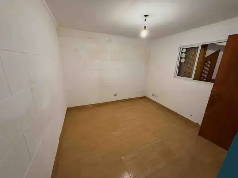 Depto Tipo Casa 4 ambientes con 1 baño