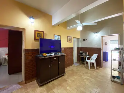 Casa 4 ambientes con 1 baño