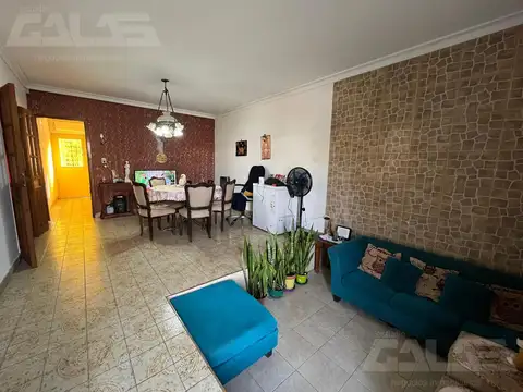 Tamarindo e/ El grafico y Eva Peron al 2800