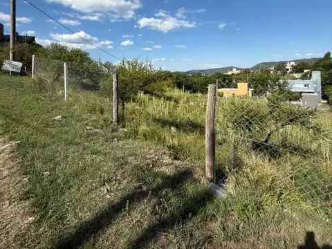 Lote a la venta en Lomas del Rey. (L409)