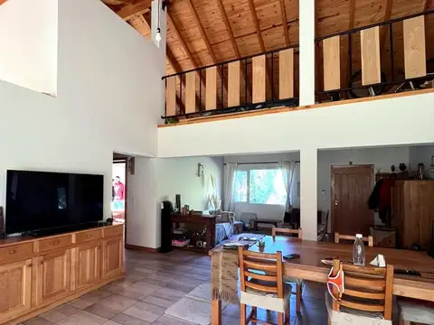 Casa 4 ambientes con 2 baños