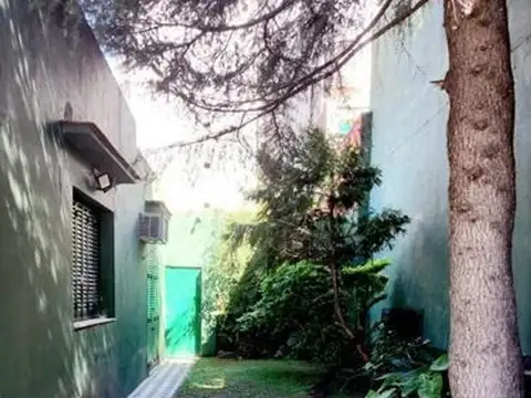 Casa en Venta con 6 cocheras