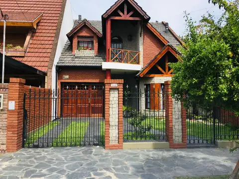 Importante Chalet en Venta en Villa Sarmiento