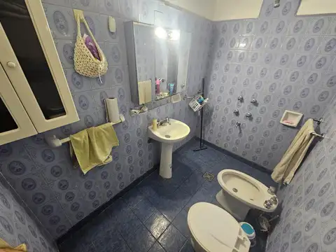 Depto Tipo Casa 3 ambientes con 2 baños