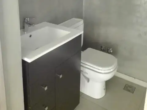Oficina en Alquiler con 1 cochera
