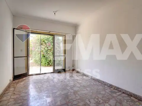 Venta Departamento 4 ambientes con Jardín / V Luro