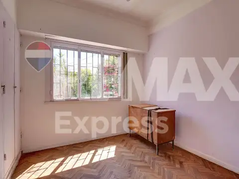 Venta Departamento 4 ambientes con Jardín / V Luro