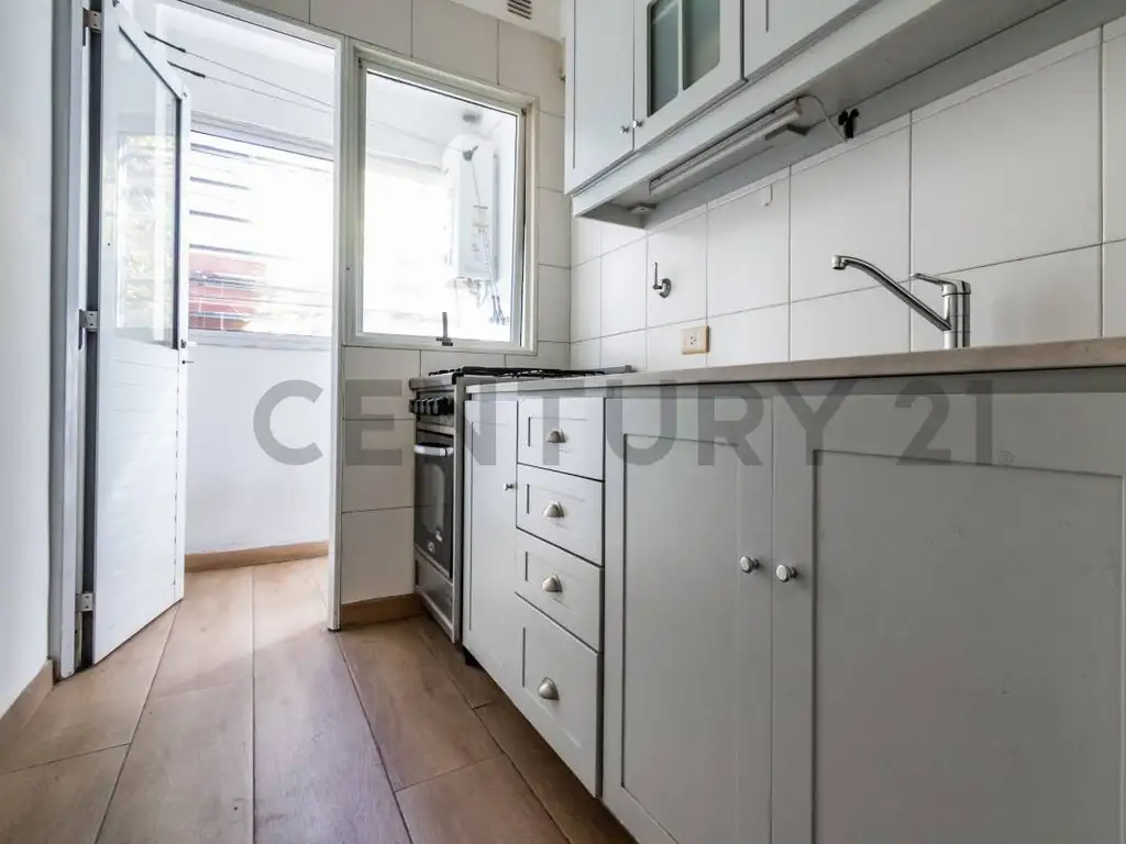 Galvan 3000, Piso 1