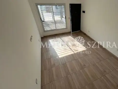 Casa en Venta en Castelar, USD 94.900
